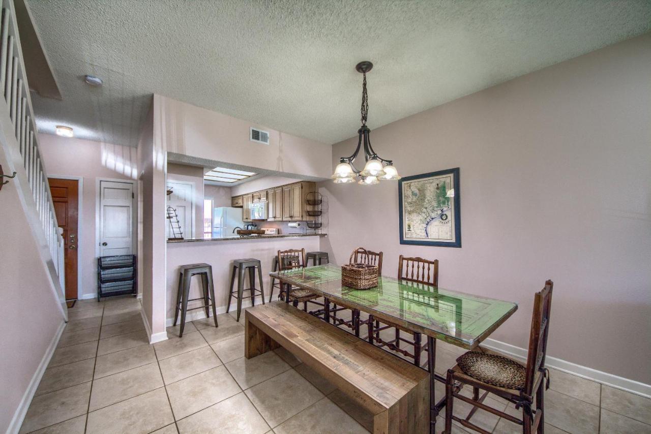 The Iron Cactus Condo On The Comal Cw C102 ニューブラウンフェルズ エクステリア 写真