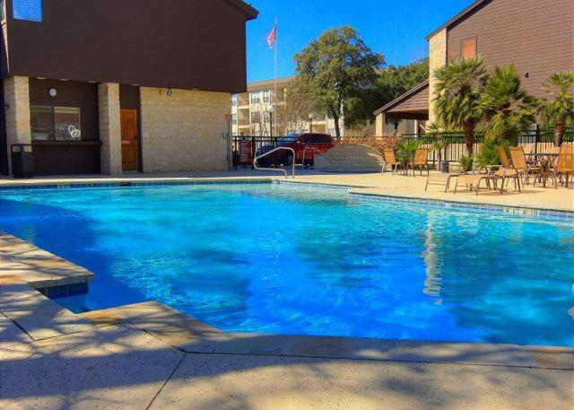 The Iron Cactus Condo On The Comal Cw C102 ニューブラウンフェルズ エクステリア 写真
