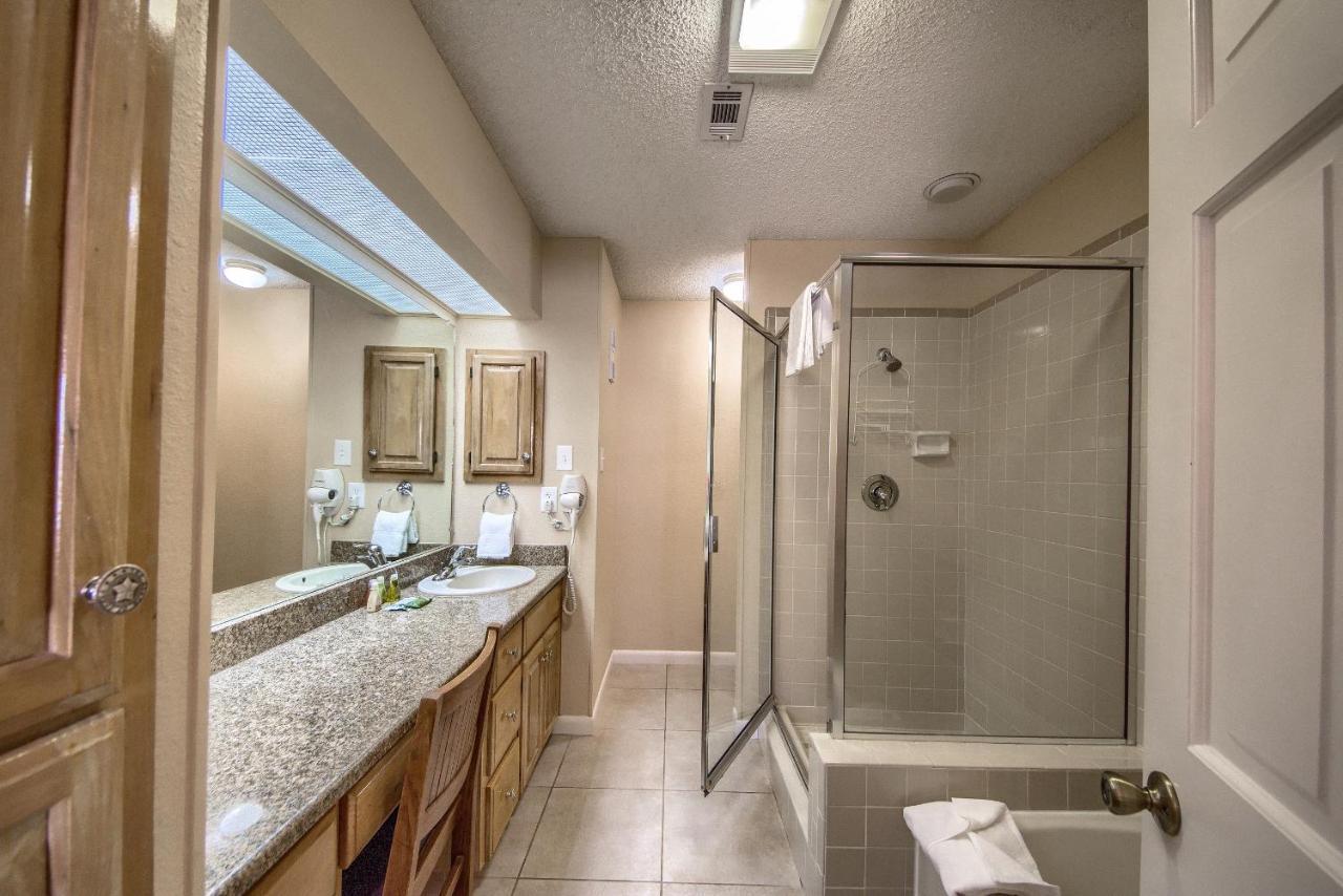 The Iron Cactus Condo On The Comal Cw C102 ニューブラウンフェルズ エクステリア 写真