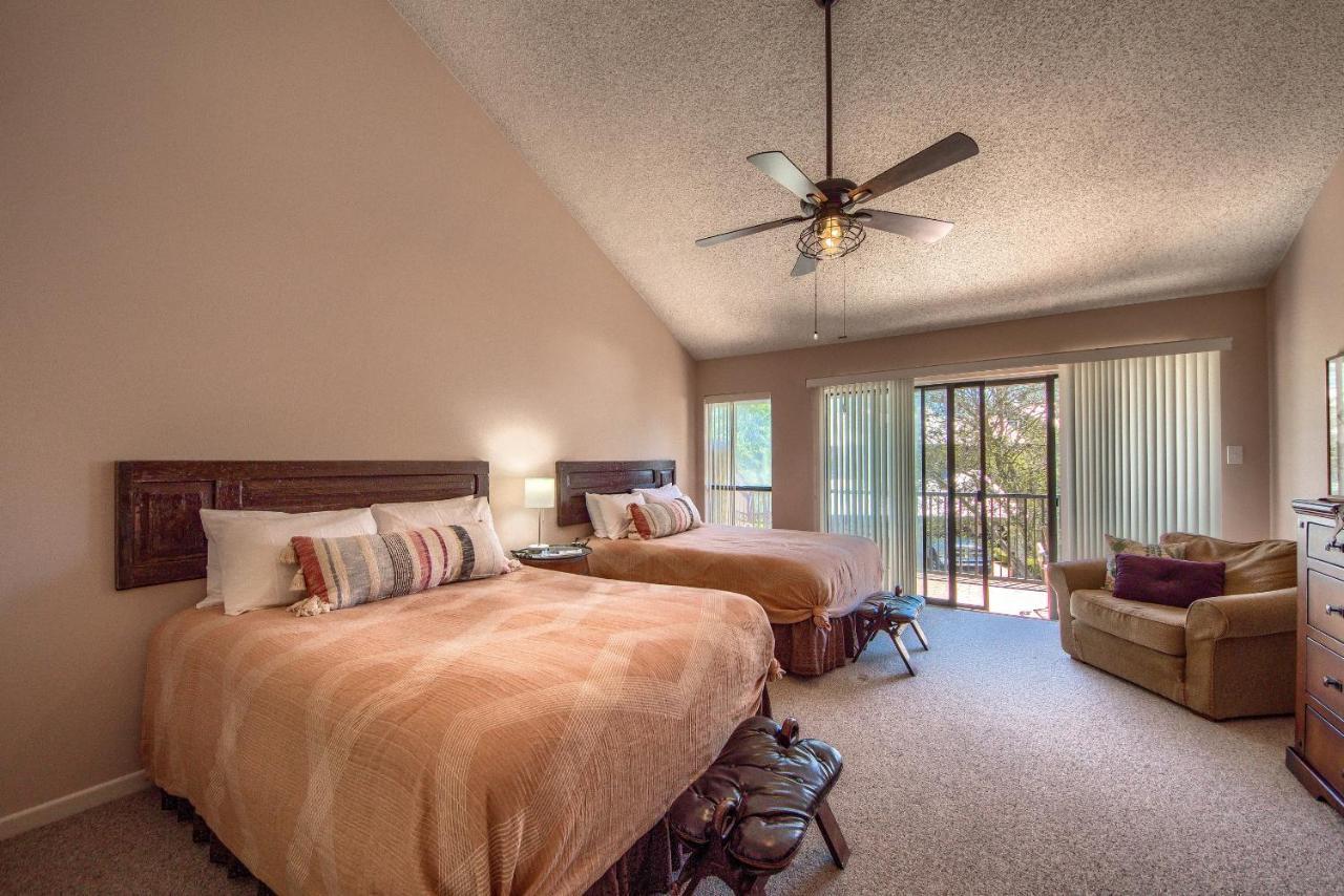 The Iron Cactus Condo On The Comal Cw C102 ニューブラウンフェルズ エクステリア 写真