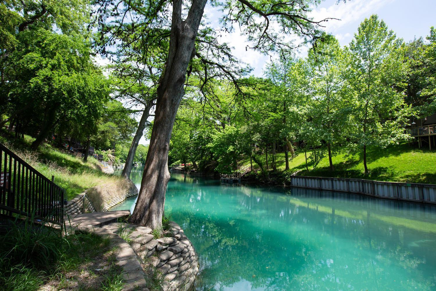 The Iron Cactus Condo On The Comal Cw C102 ニューブラウンフェルズ エクステリア 写真