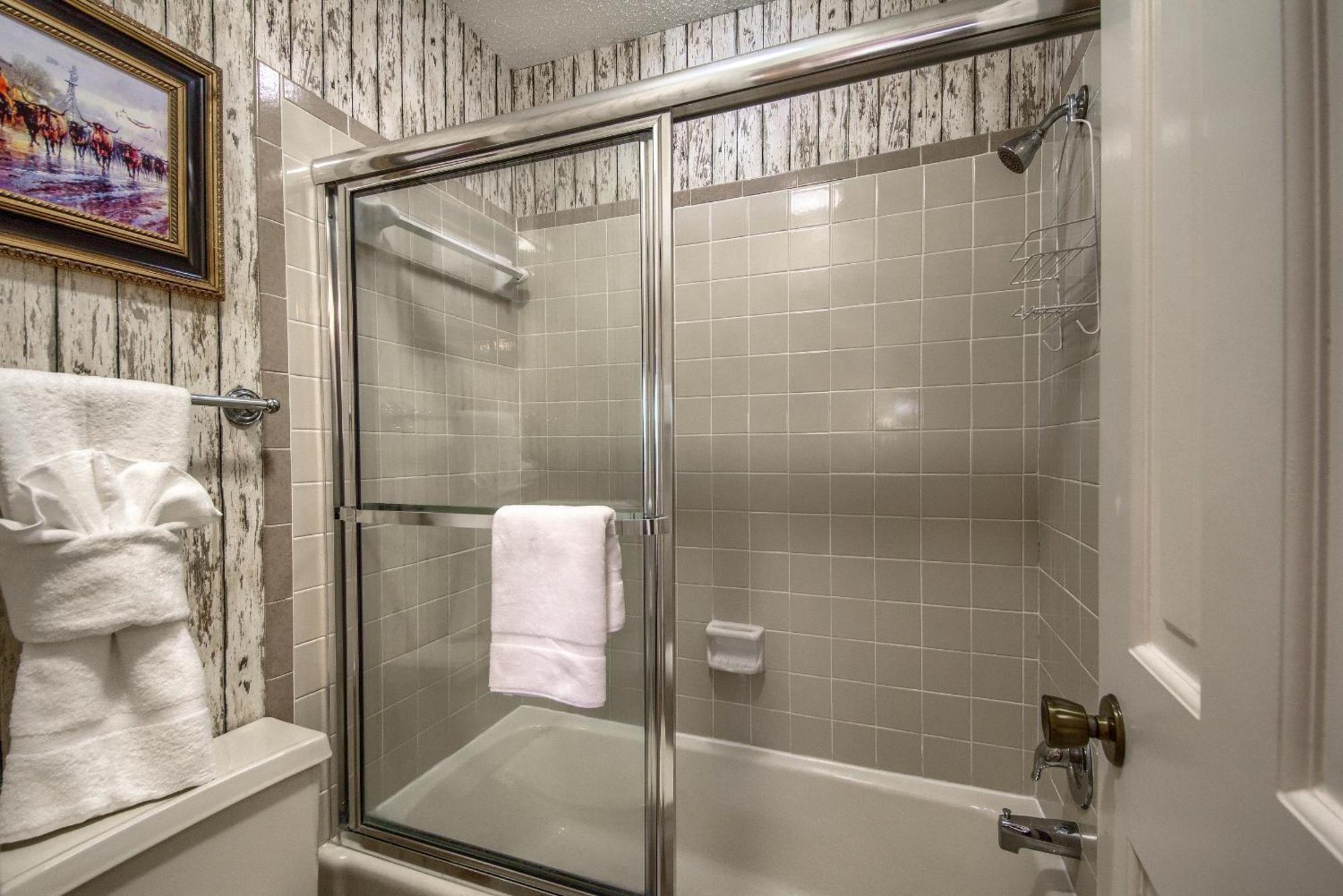 The Iron Cactus Condo On The Comal Cw C102 ニューブラウンフェルズ エクステリア 写真